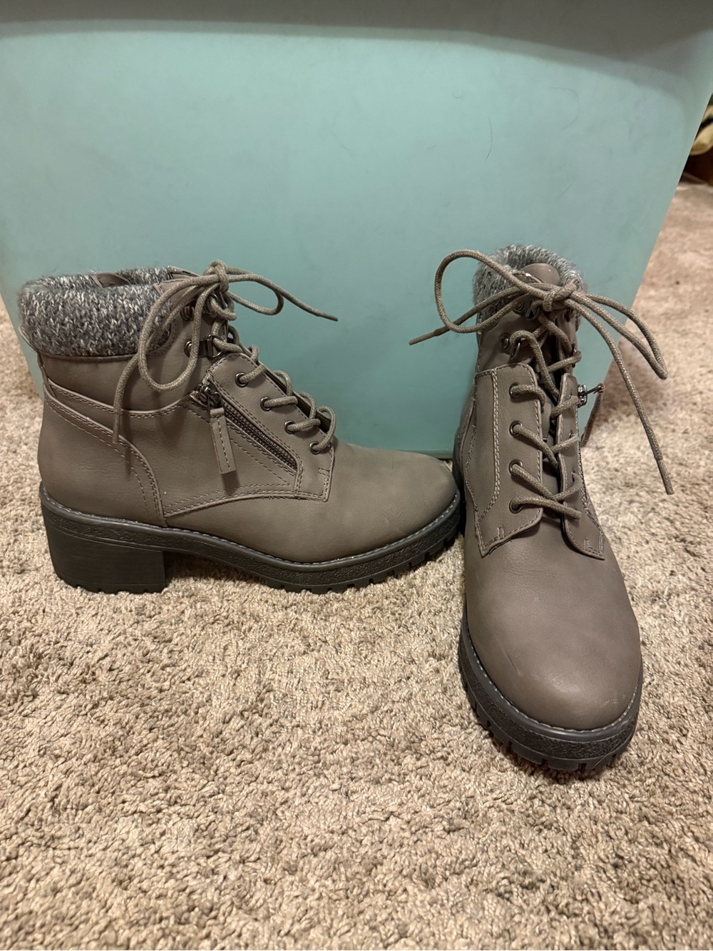 Cliffs by White Mountain Balance Grey Lace Up Combat Boots Sweater Cuff Size 10